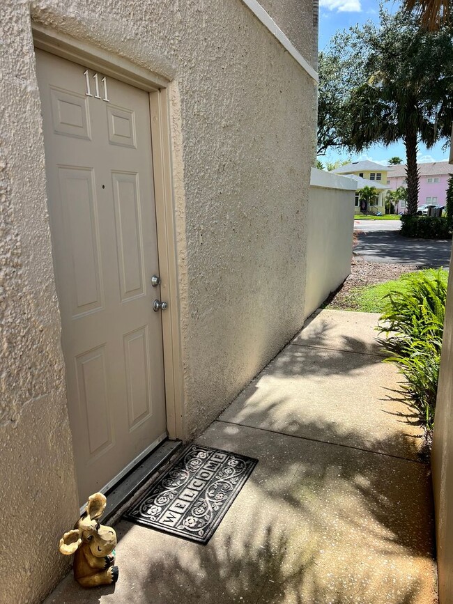 Building Photo - 1 Bed 1.5 Bath Condo in Winter Haven