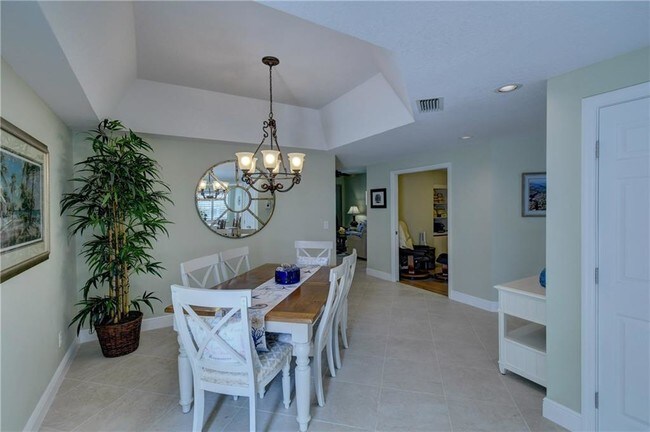 Building Photo - 6101 SE Landing Way