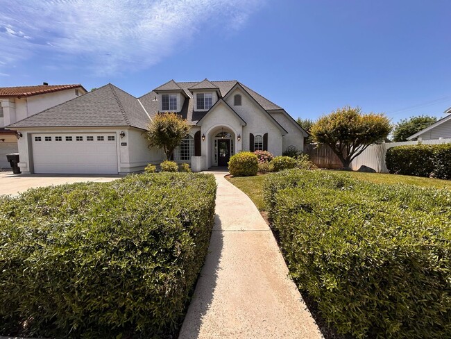 Building Photo - Beautiful home for rent in Visalia!
