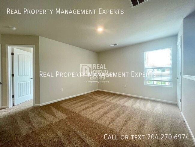 Building Photo - 9139 Creedmore Hills Dr