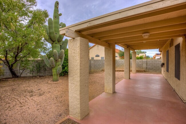 Building Photo - 8998 E Laurie Ann Dr