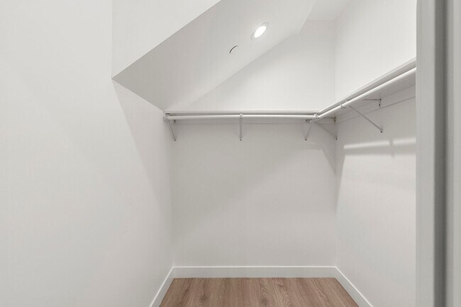 Building Photo - Stunning brand new construction, modern lu...
