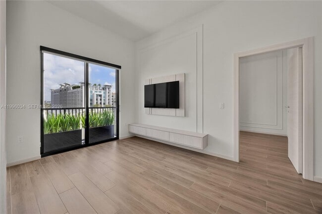 Building Photo - 4220 Laguna St