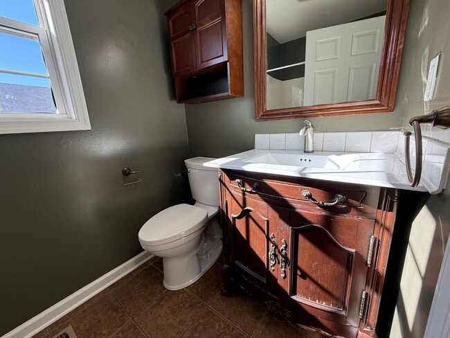 Building Photo - 504 9th St SW