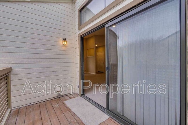 Building Photo - 1341 Meadow Ridge Cir