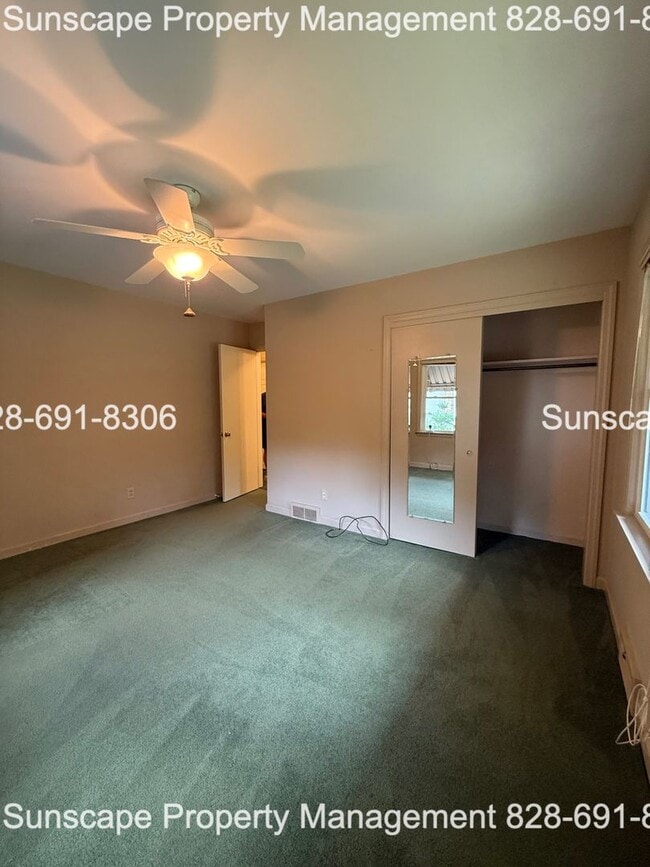 Building Photo - Spacious home in Fairview NC