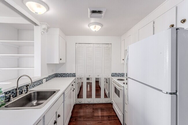 Building Photo - Three Bed / Two bath at Cherry Creek at th...