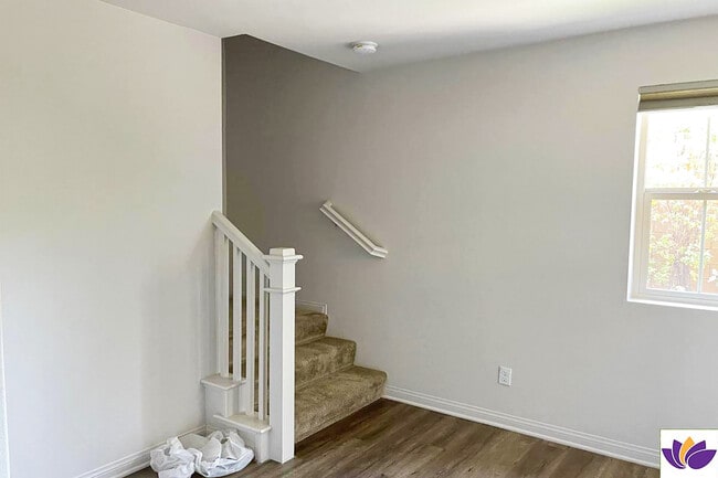 Building Photo - 7245 N Maple Rd