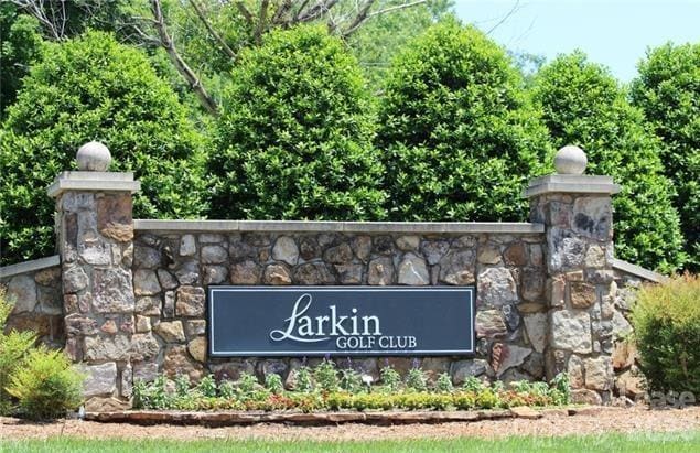 Building Photo - 126 Canada Dr