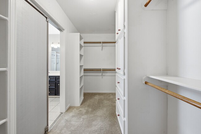 Building Photo - 905 Winged Foot Dr