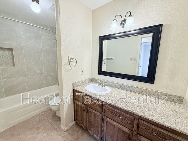 Building Photo - 2410 Comanche Trl