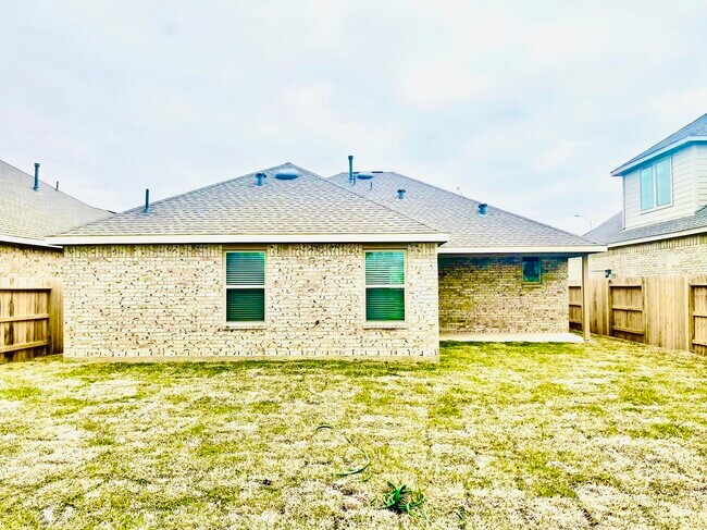 Building Photo - 2940 Tantara Dr