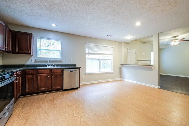 Building Photo - 4246 Arnolds Mill Overpass