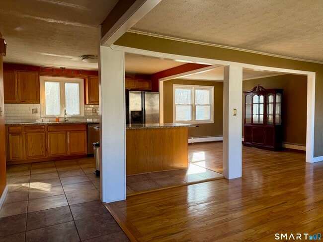 Building Photo - 44 Crabapple Rd