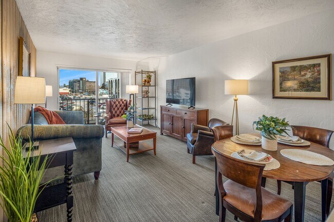 Building Photo - Downtown Furnished 1 Bed / 1 Bath Apartmen...