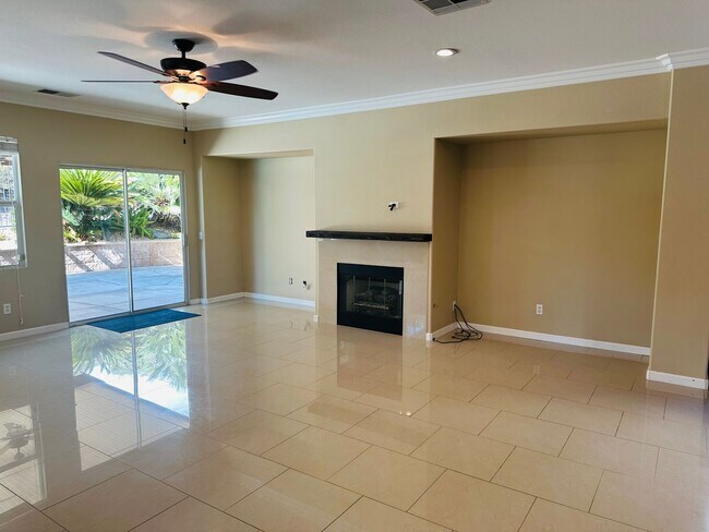 Building Photo - 5 bedroom Pool Home for rent in Murrieta
