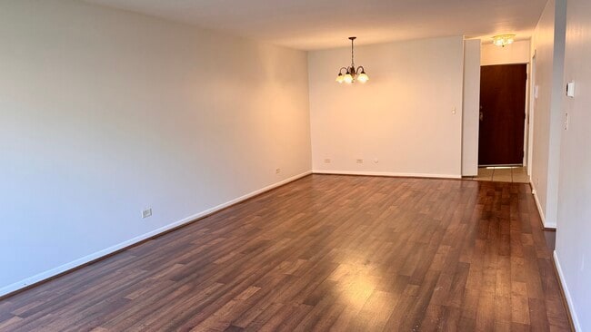 Building Photo - 835 Judson Ave