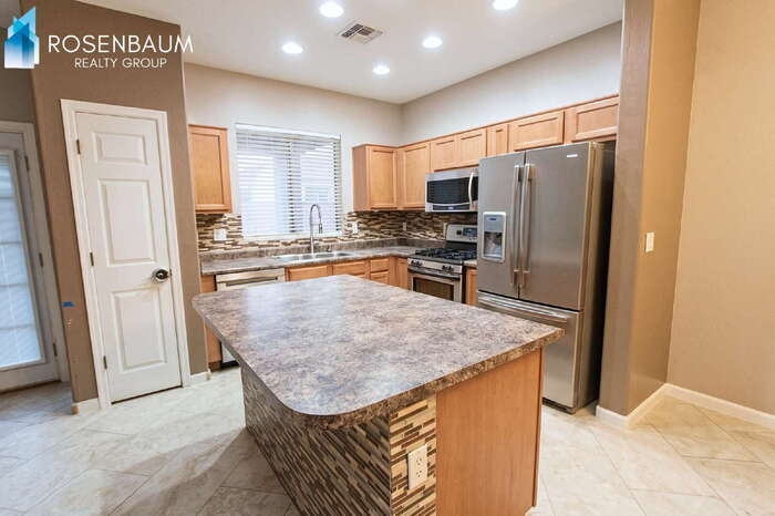 Building Photo - 12060 W Makenna Ln