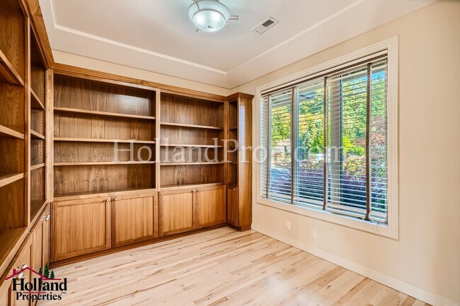 Building Photo - Gorgeous Single Home in Great location!!!