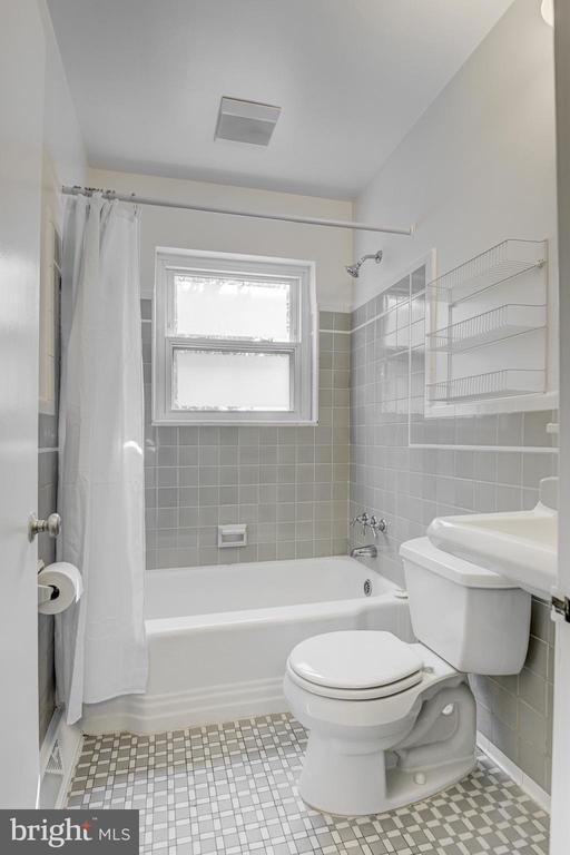 Building Photo - 5107 Bradley Blvd