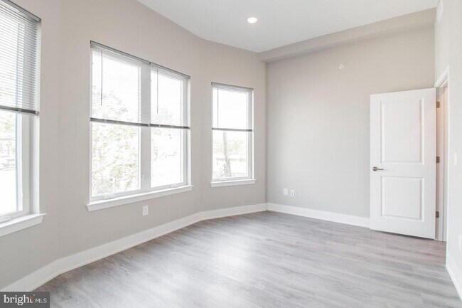 Building Photo - 1206 N 24th St