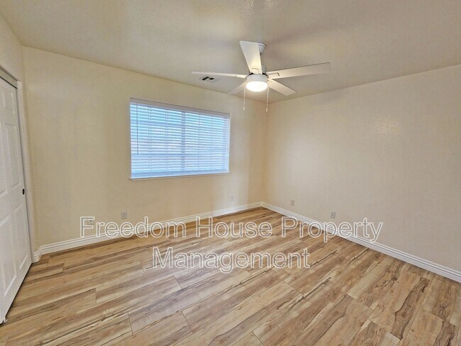 Building Photo - 3741 Malibou Ave