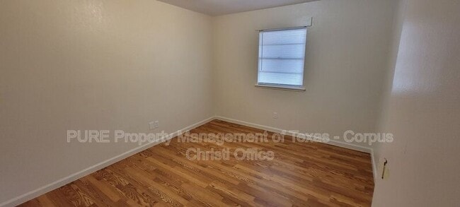 Building Photo - 2255 Lombardy Dr