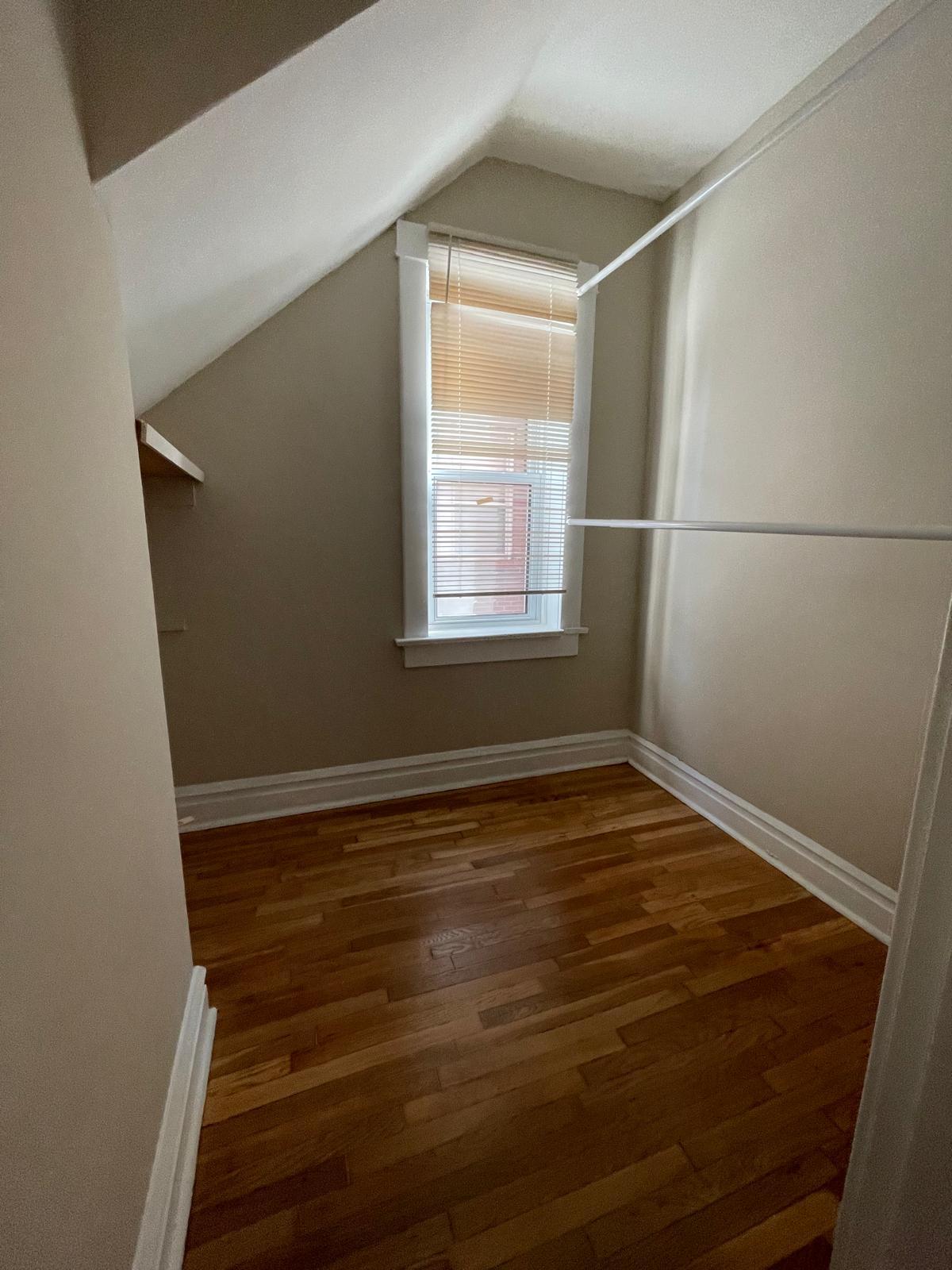 walk-in closet - 5909 S Kingshighway Blvd