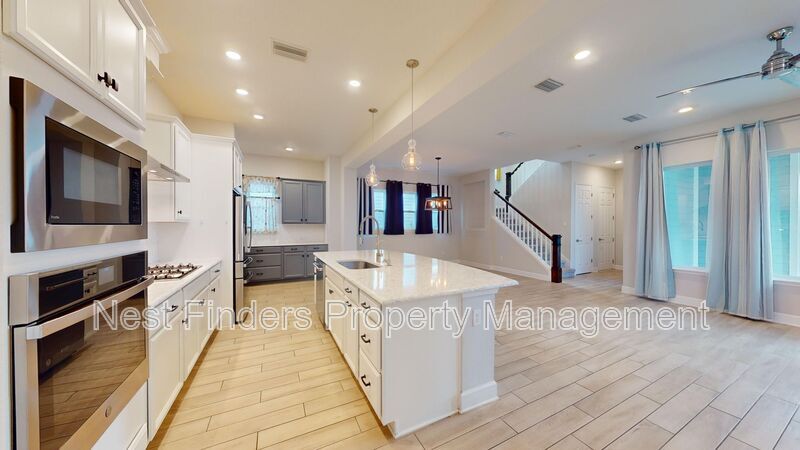 Building Photo - 202 Ashbury St