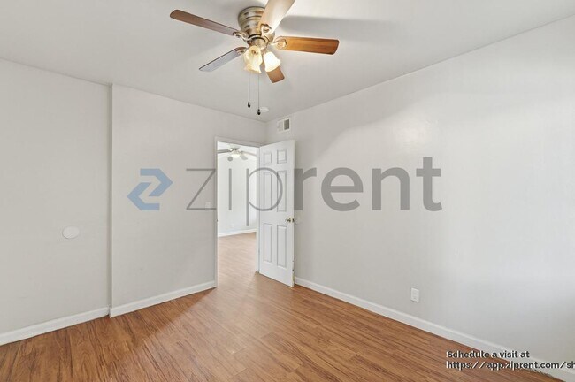 Building Photo - 139 W 18th St