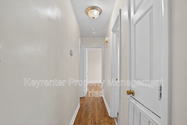 Building Photo - 402 Rand Blvd