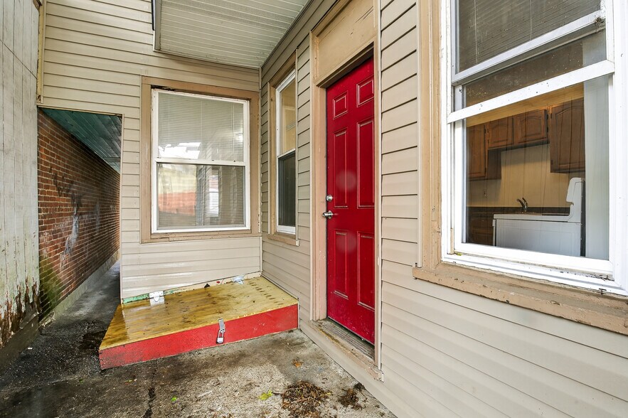 Building Photo - 919 Mifflin St