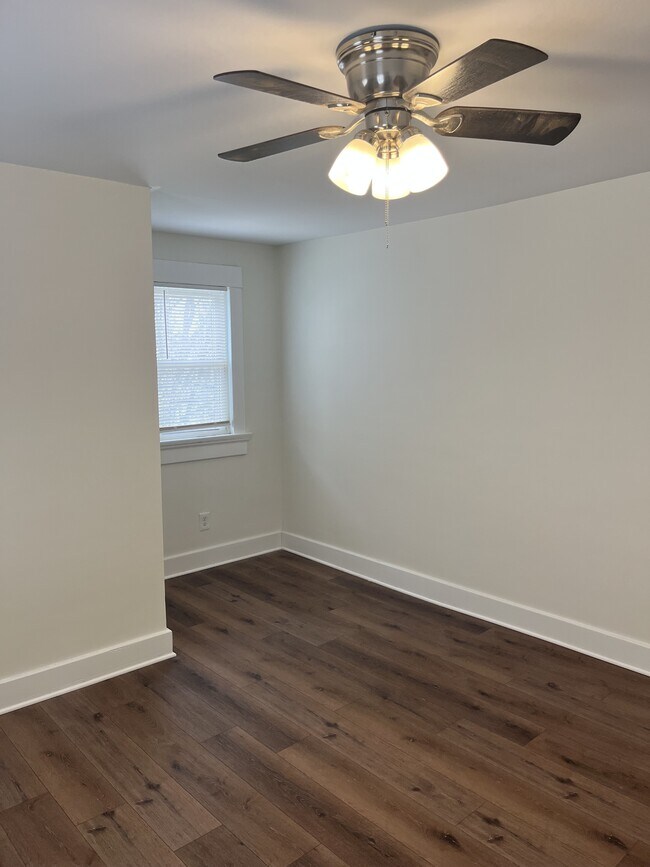 Building Photo - 1925 Brookline Ave