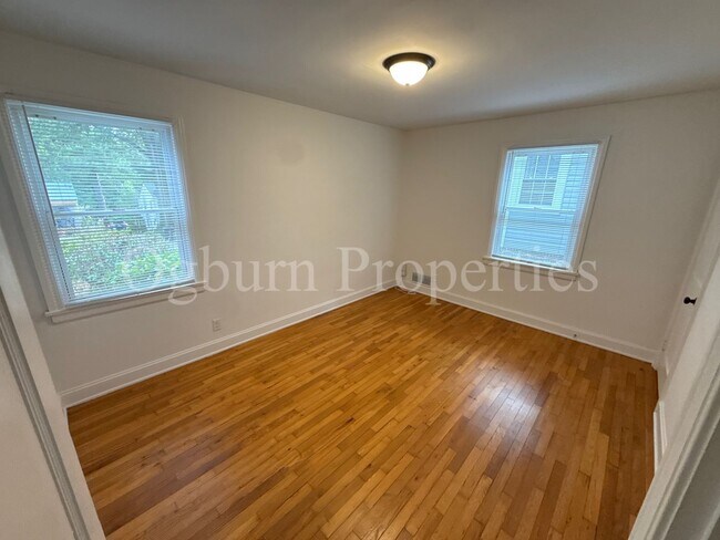 Building Photo - 2363 Jefferson Ave