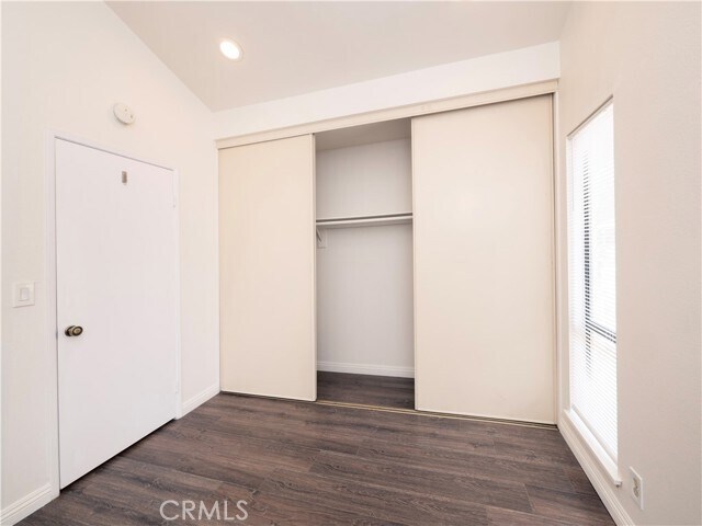Building Photo - 328 W 7th
