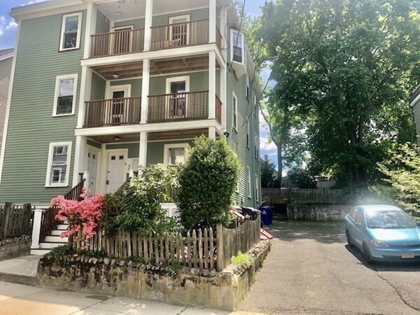 Building Photo - 5 Bearse Ave