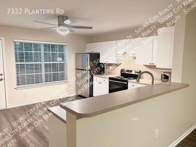 Building Photo - 7332 Planters Rd