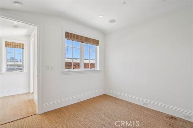 Building Photo - 611 Marigold Ave