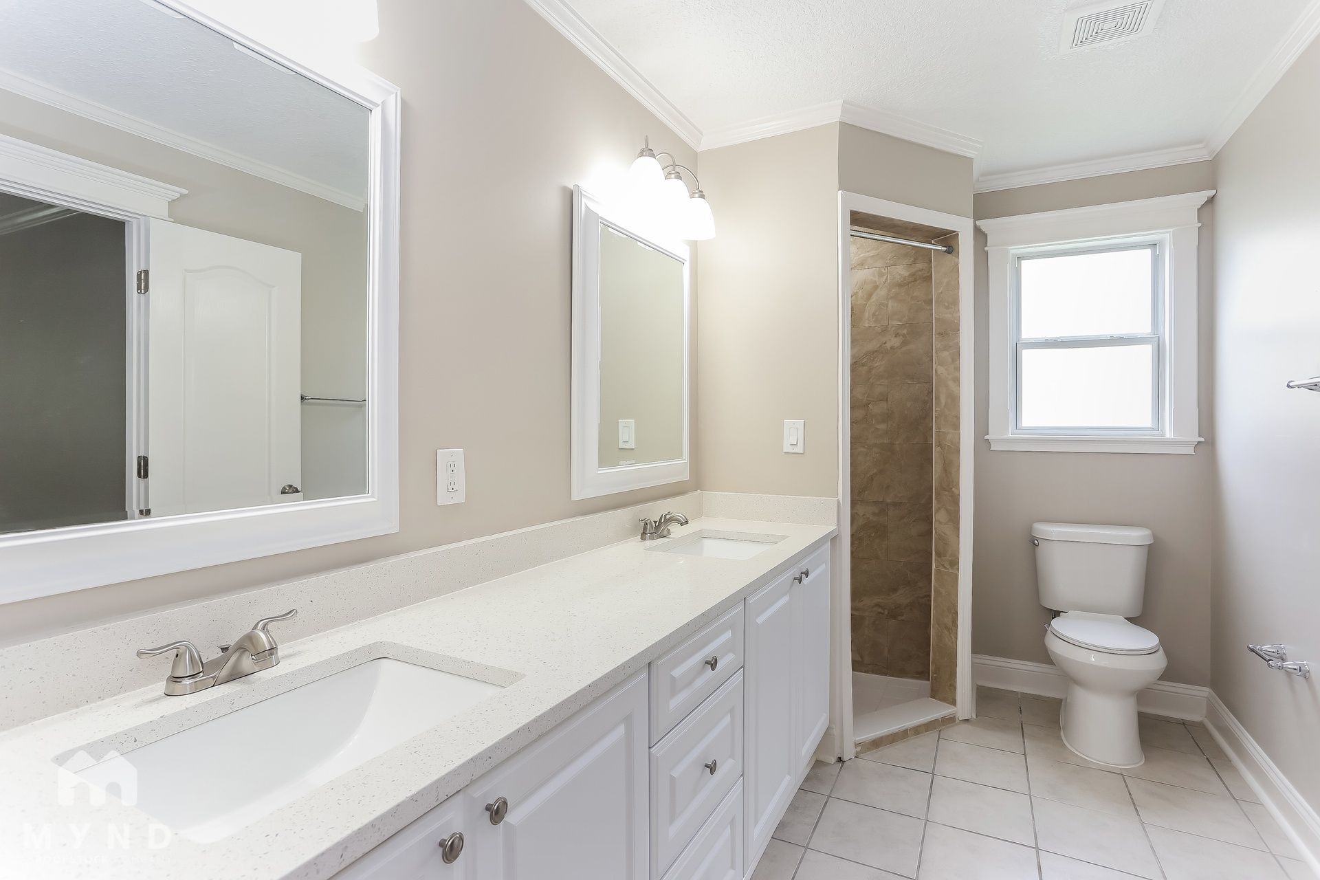 Building Photo - 633 Radnor Ln