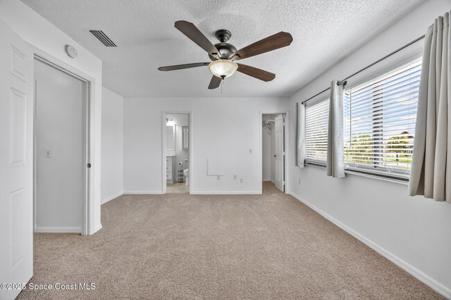 Building Photo - 40 Bogart Pl
