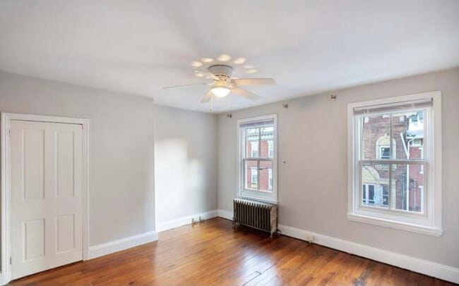 Building Photo - 726 S 16th St