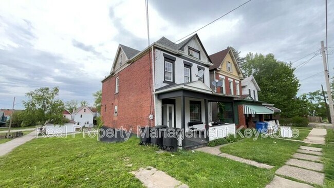 Building Photo - 1834 Flagler St