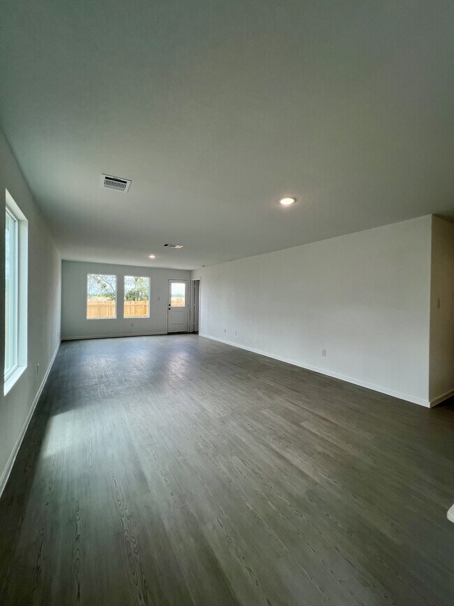 Building Photo - 9178 Trails End