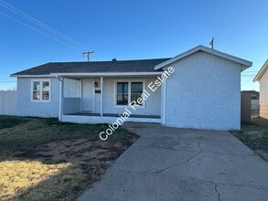 Building Photo - 205 E Tierra Blanca Rd