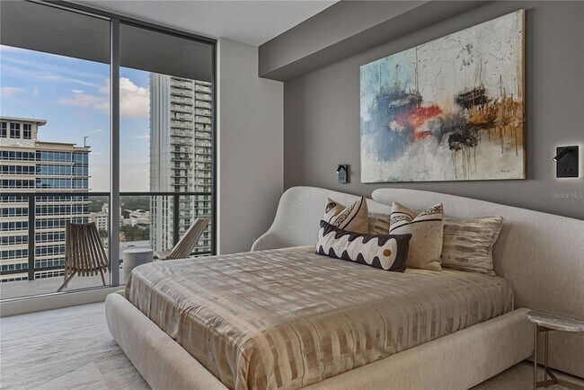 Building Photo - 275 1st Ave S