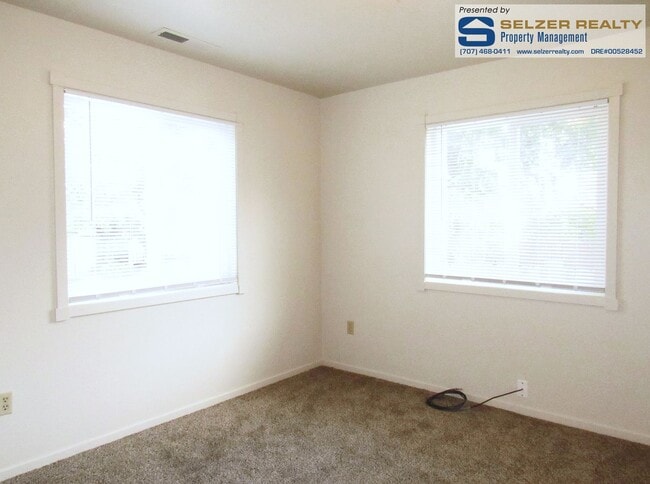 Building Photo - Cozy 3 bd. home on Ukiah's westside!