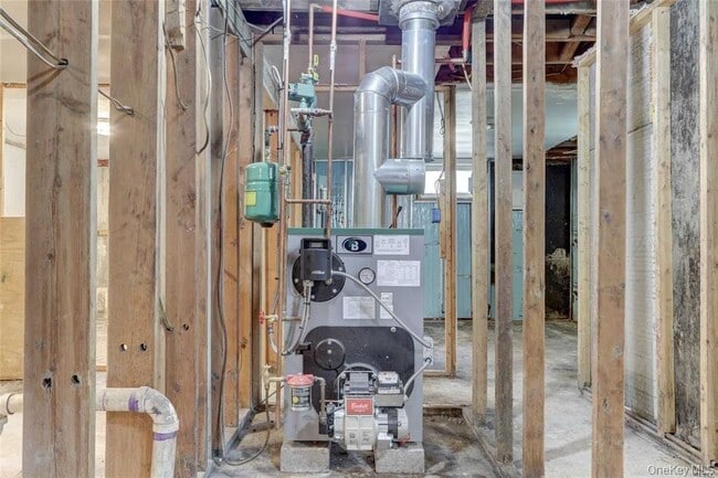 Building Photo - 717 Doane Ave