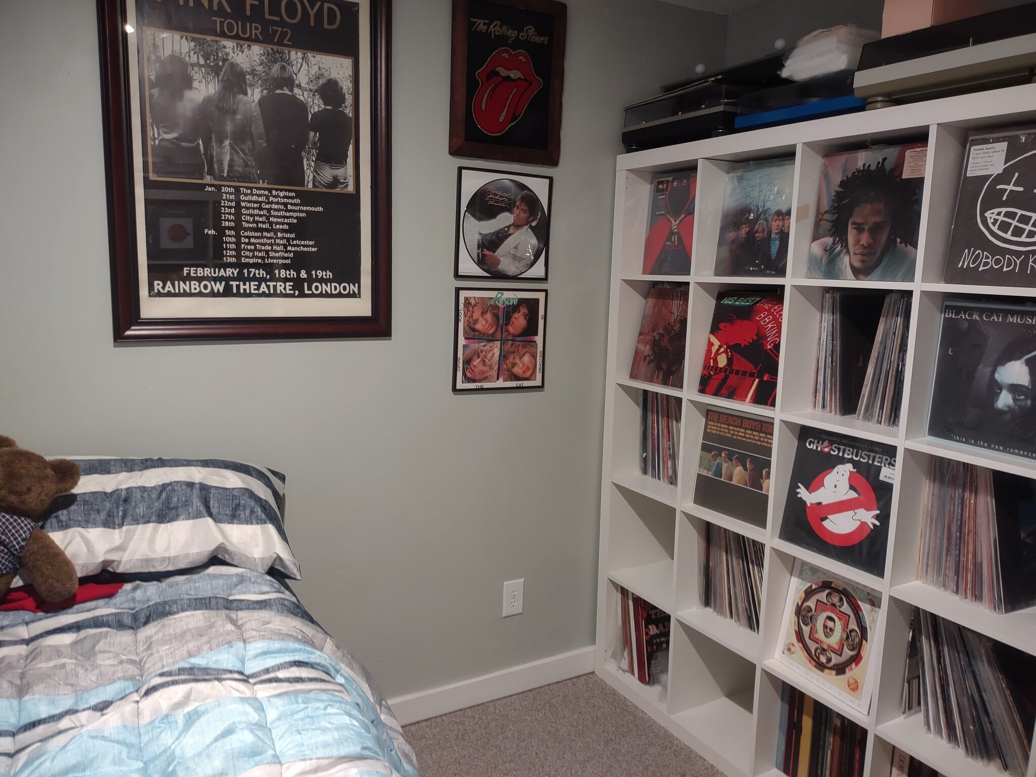 Smaller bedroom - 4535 S Hummelstrasse Ln
