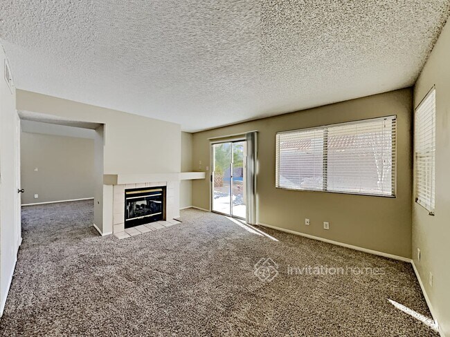 Building Photo - 1740 La Cruz Dr