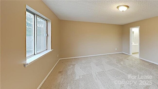 Building Photo - 1023 Sardis Cove Dr